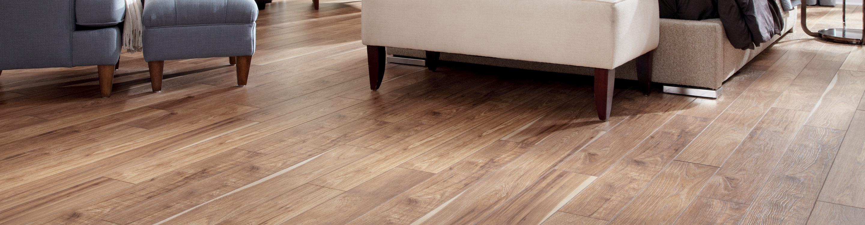 Wood Veneer Hardwood Flooring in Bedroom